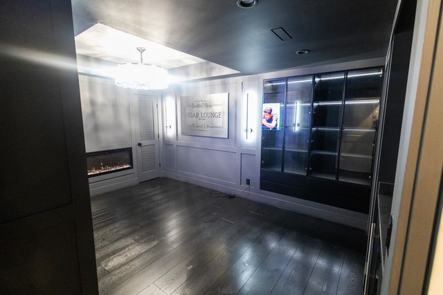 740 67th Place, Willowbrook, IL 60527