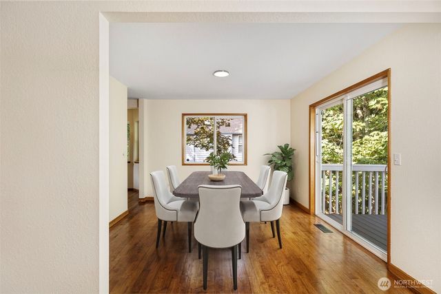3744 NE Trout Brook Lane, Bremerton, WA 98311