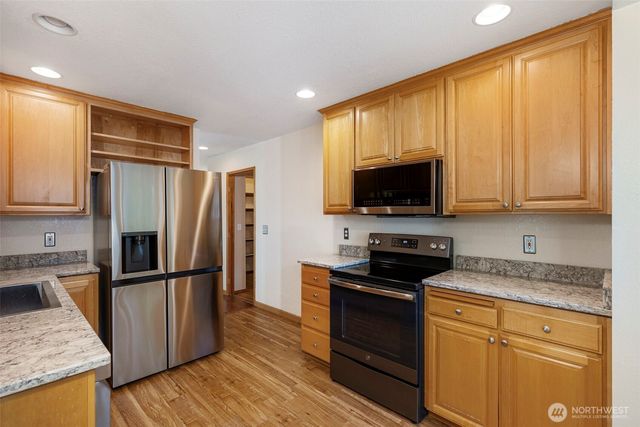 3744 NE Trout Brook Lane, Bremerton, WA 98311