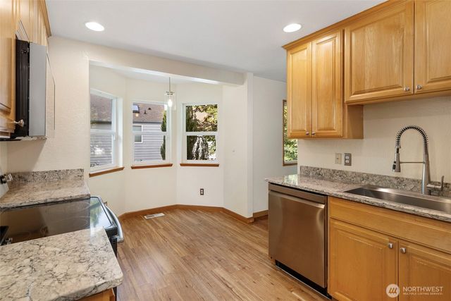 3744 NE Trout Brook Lane, Bremerton, WA 98311