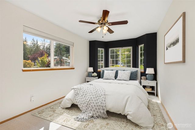 3744 NE Trout Brook Lane, Bremerton, WA 98311