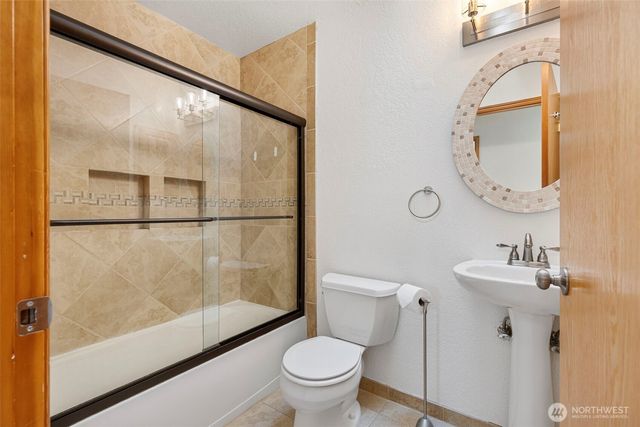 3744 NE Trout Brook Lane, Bremerton, WA 98311
