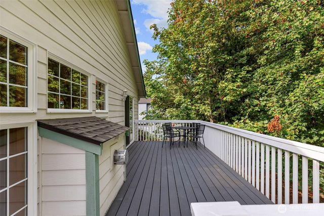 3744 NE Trout Brook Lane, Bremerton, WA 98311