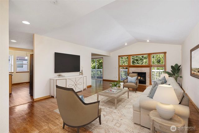 3744 NE Trout Brook Lane, Bremerton, WA 98311