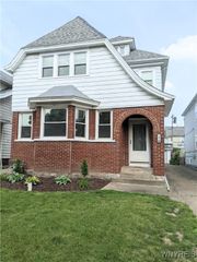 79 Commonwealth Avenue UPPER, Buffalo, NY 14216