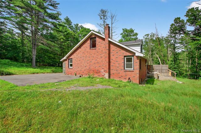 52 Luxton Lake Road, Narrowsburg, NY 12764