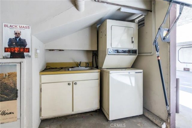 13203 Vanowen Street 8, North Hollywood, CA 91605