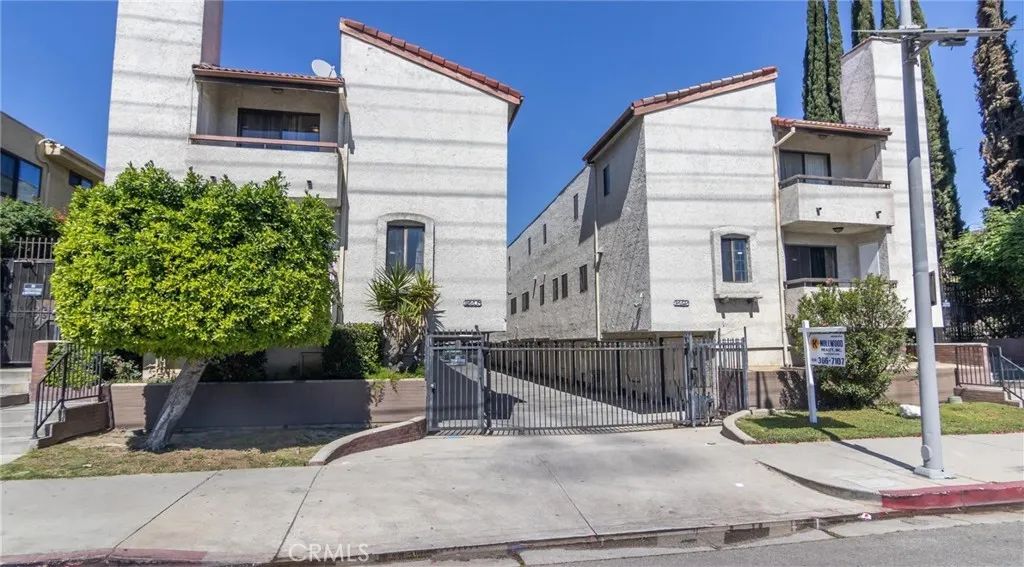 13203 Vanowen Street 8, North Hollywood, CA 91605