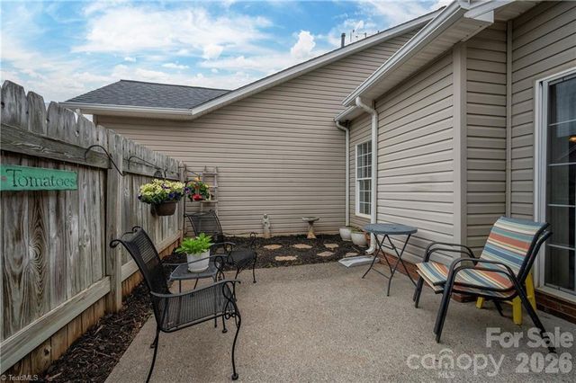 195 Stadium Oaks Drive, Clemmons, NC 27012