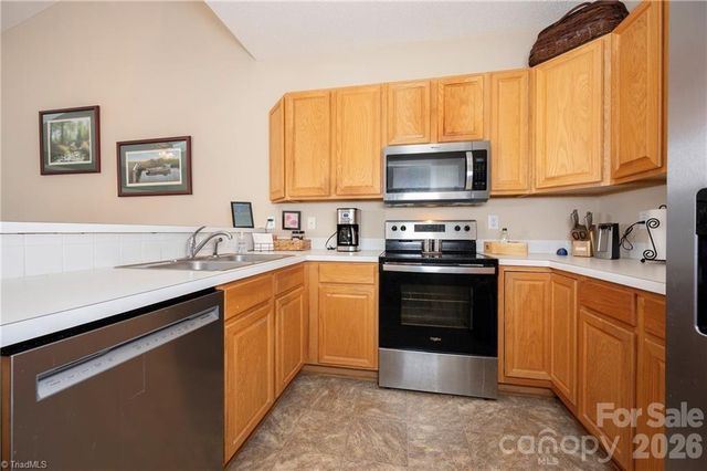 195 Stadium Oaks Drive, Clemmons, NC 27012