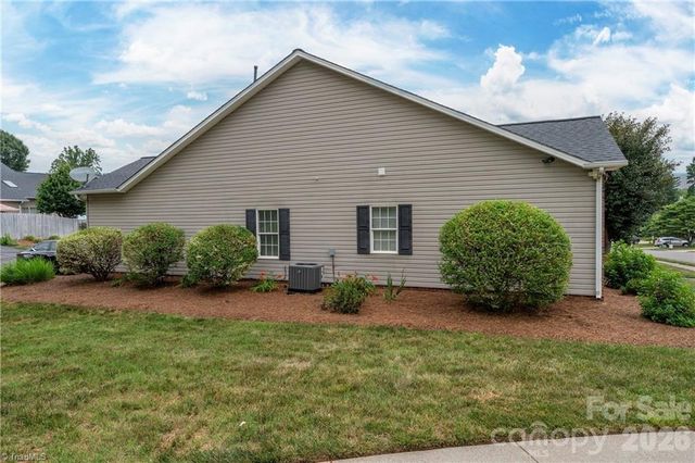 195 Stadium Oaks Drive, Clemmons, NC 27012