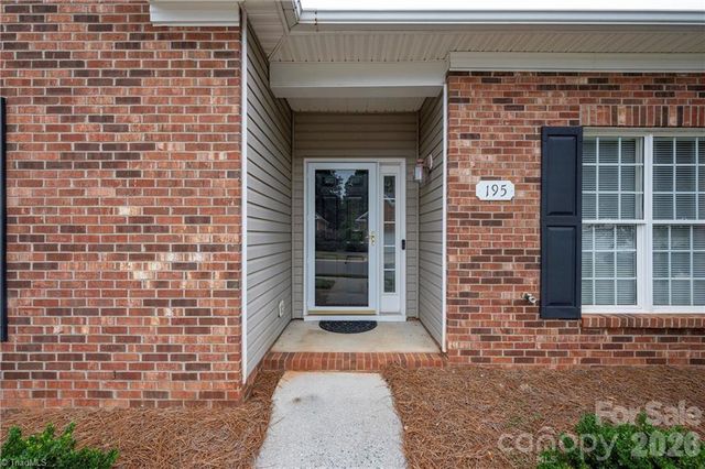 195 Stadium Oaks Drive, Clemmons, NC 27012