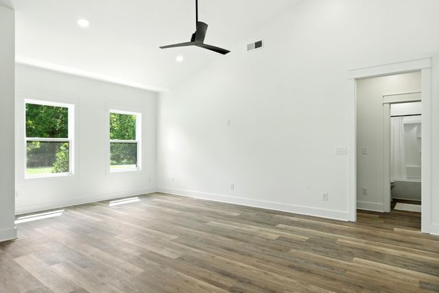 607 Collier Bend Rd, Charlotte, TN 37036