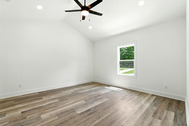 607 Collier Bend Rd, Charlotte, TN 37036