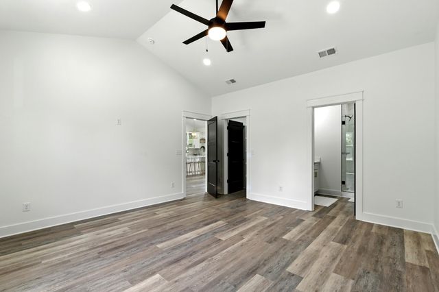 607 Collier Bend Rd, Charlotte, TN 37036