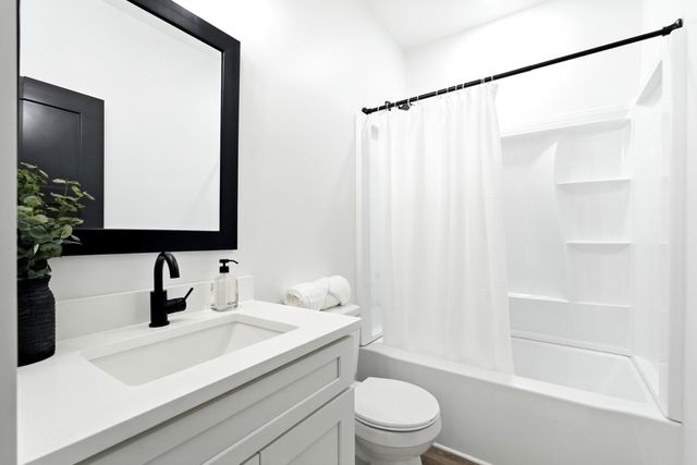 607 Collier Bend Rd, Charlotte, TN 37036