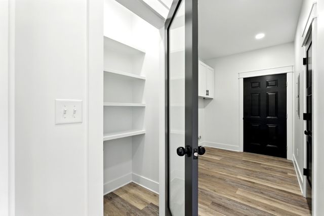 607 Collier Bend Rd, Charlotte, TN 37036