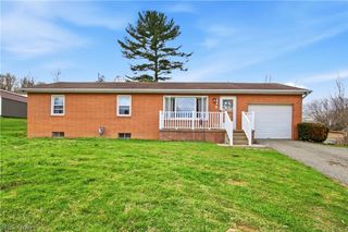 27 Marshdale Road, Zanesville, OH 43701