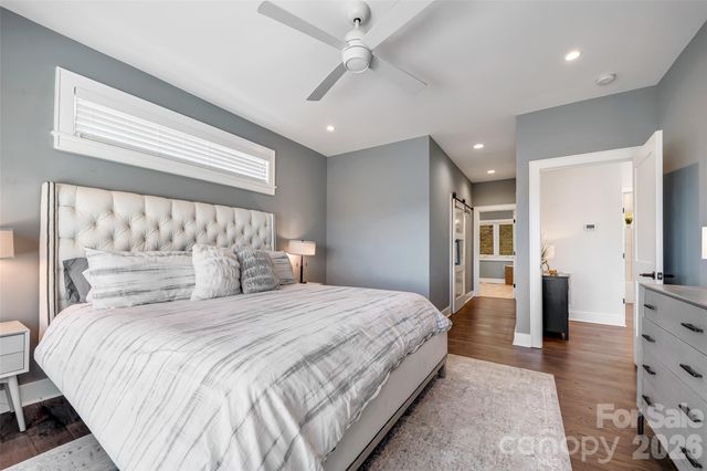 98 Rock Cliff Way, Hendersonville, NC 28791
