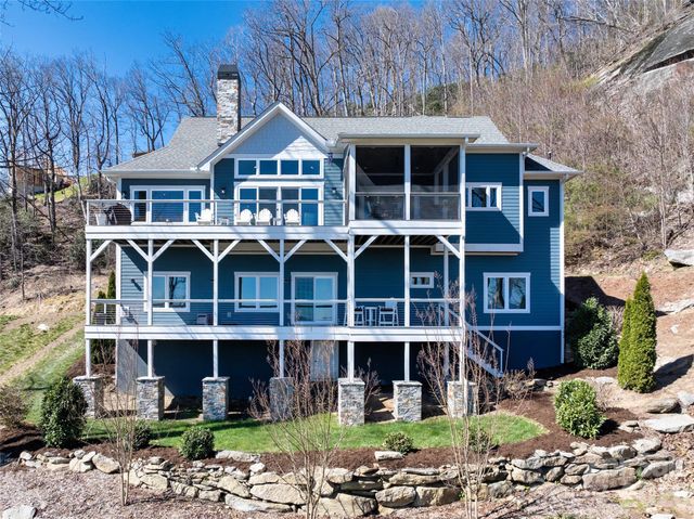 98 Rock Cliff Way, Hendersonville, NC 28791