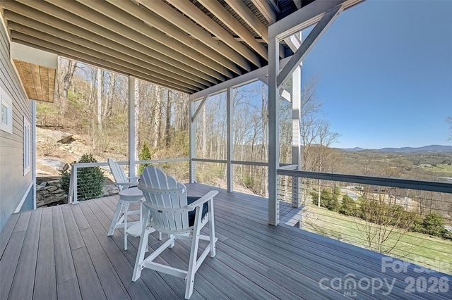 98 Rock Cliff Way, Hendersonville, NC 28791
