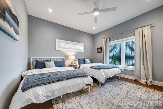 98 Rock Cliff Way, Hendersonville, NC 28791