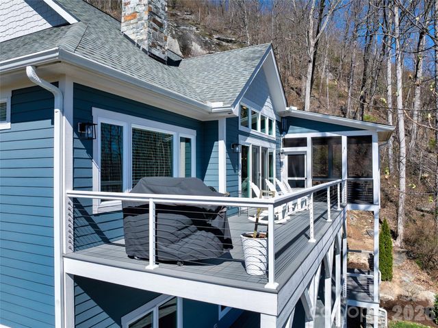 98 Rock Cliff Way, Hendersonville, NC 28791