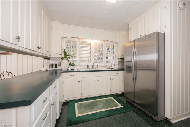 4255 Briar Creek Road, Clemmons, NC 27012