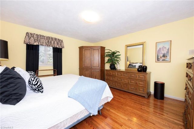 4255 Briar Creek Road, Clemmons, NC 27012