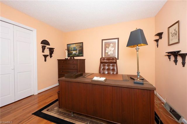 4255 Briar Creek Road, Clemmons, NC 27012