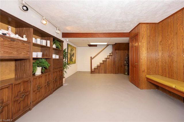 4255 Briar Creek Road, Clemmons, NC 27012