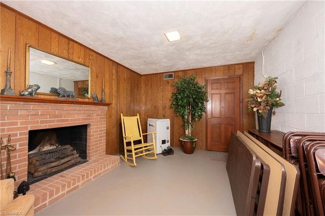 4255 Briar Creek Road, Clemmons, NC 27012