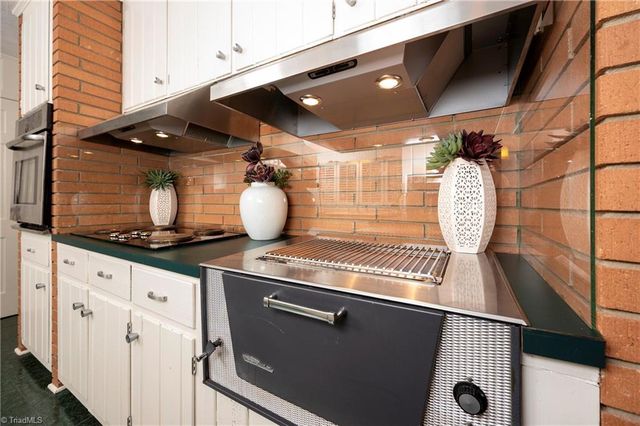 4255 Briar Creek Road, Clemmons, NC 27012