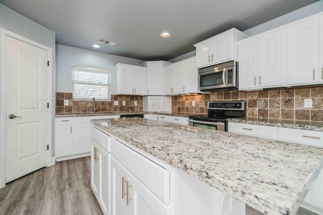 8304 SHREVEPORT Drive, Amarillo, TX 79118