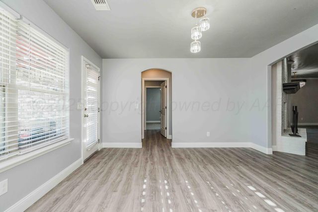 8304 SHREVEPORT Drive, Amarillo, TX 79118