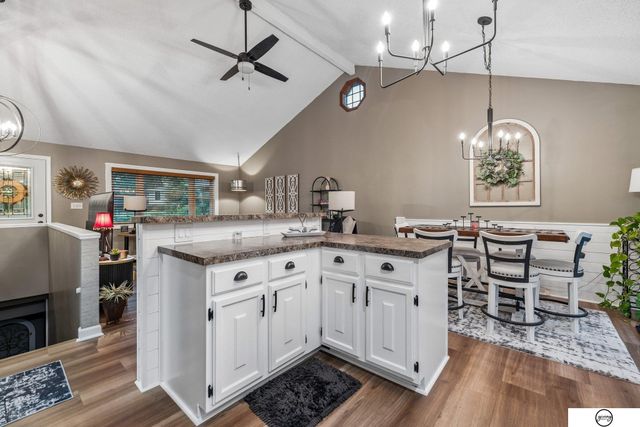 4800 Huddersfield Court, Lincoln, NE 68516