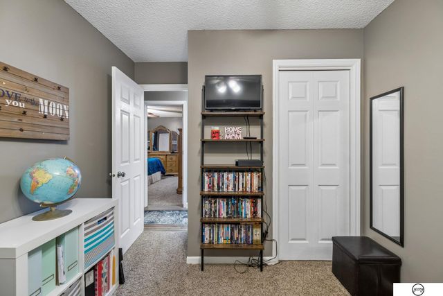 4800 Huddersfield Court, Lincoln, NE 68516