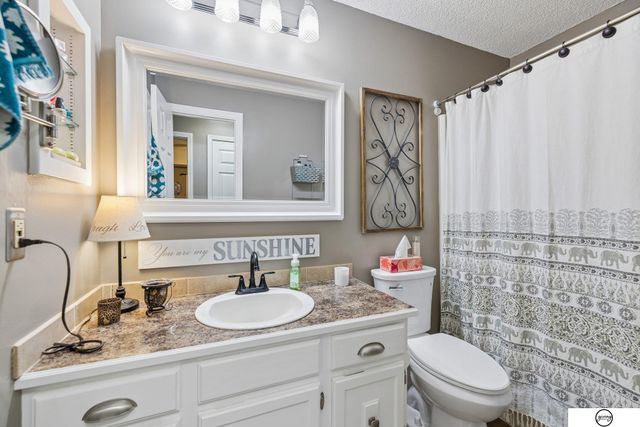 4800 Huddersfield Court, Lincoln, NE 68516