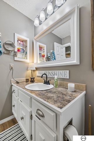 4800 Huddersfield Court, Lincoln, NE 68516