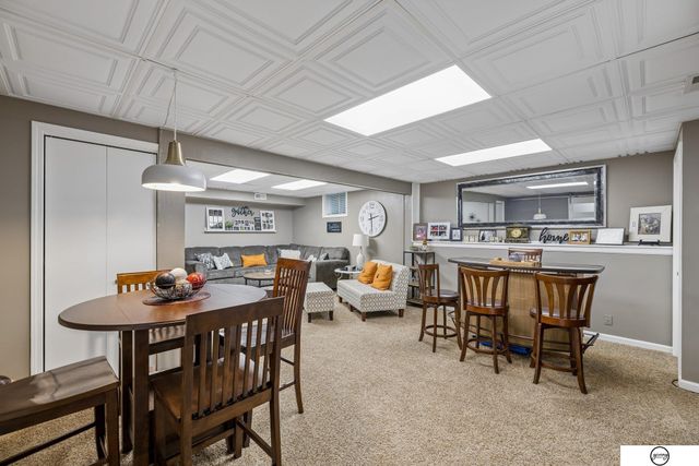 4800 Huddersfield Court, Lincoln, NE 68516