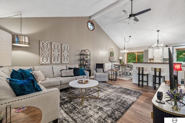 4800 Huddersfield Court, Lincoln, NE 68516