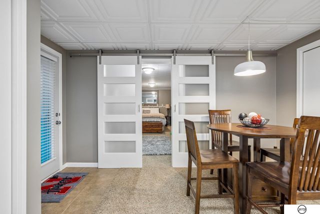 4800 Huddersfield Court, Lincoln, NE 68516