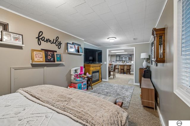 4800 Huddersfield Court, Lincoln, NE 68516