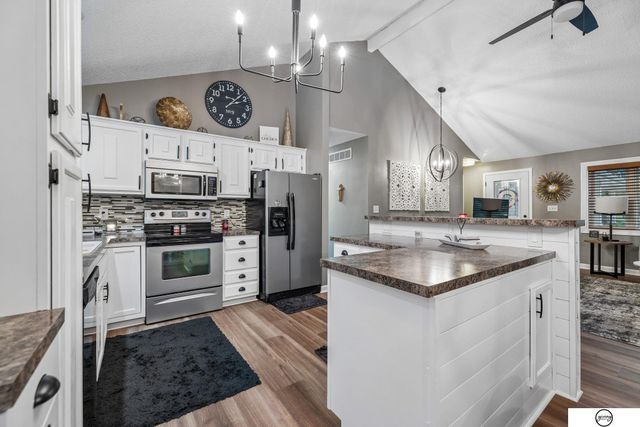 4800 Huddersfield Court, Lincoln, NE 68516
