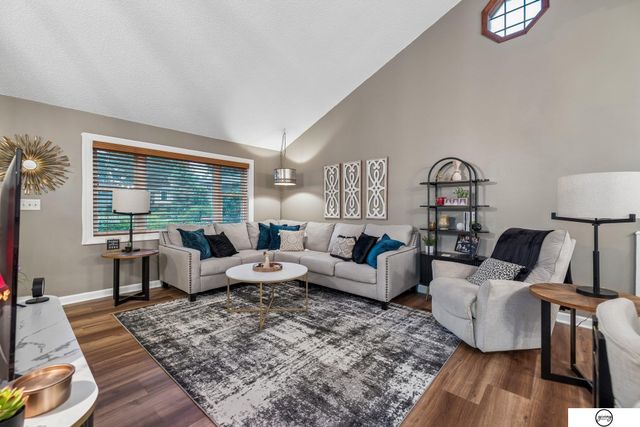 4800 Huddersfield Court, Lincoln, NE 68516