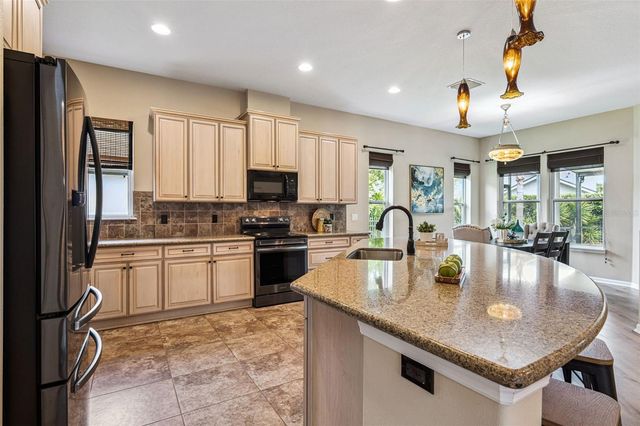 1391 HAYTON AVE., Deland, FL 32724