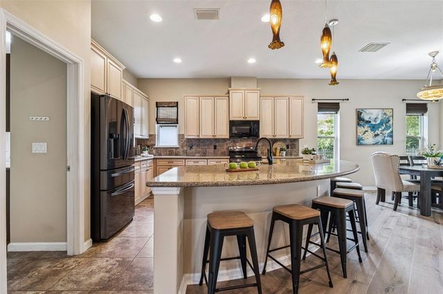 1391 HAYTON AVE., Deland, FL 32724