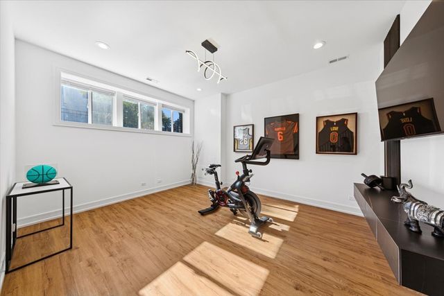 3576 W Wabansia Avenue 1, Chicago, IL 60647