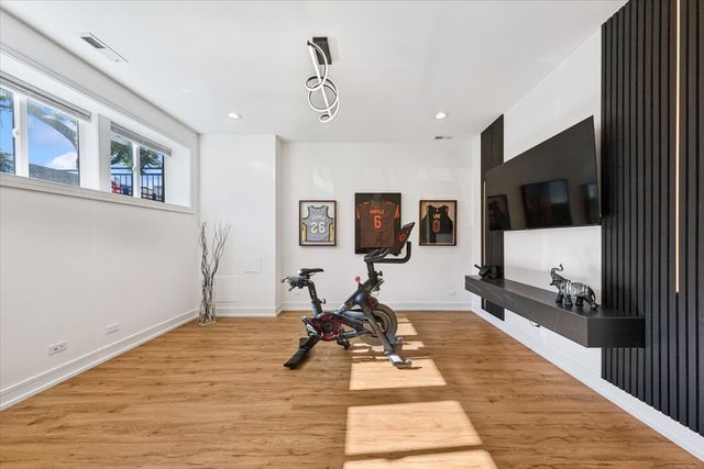 3576 W Wabansia Avenue 1, Chicago, IL 60647