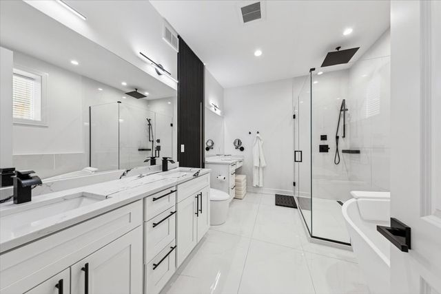 3576 W Wabansia Avenue 1, Chicago, IL 60647